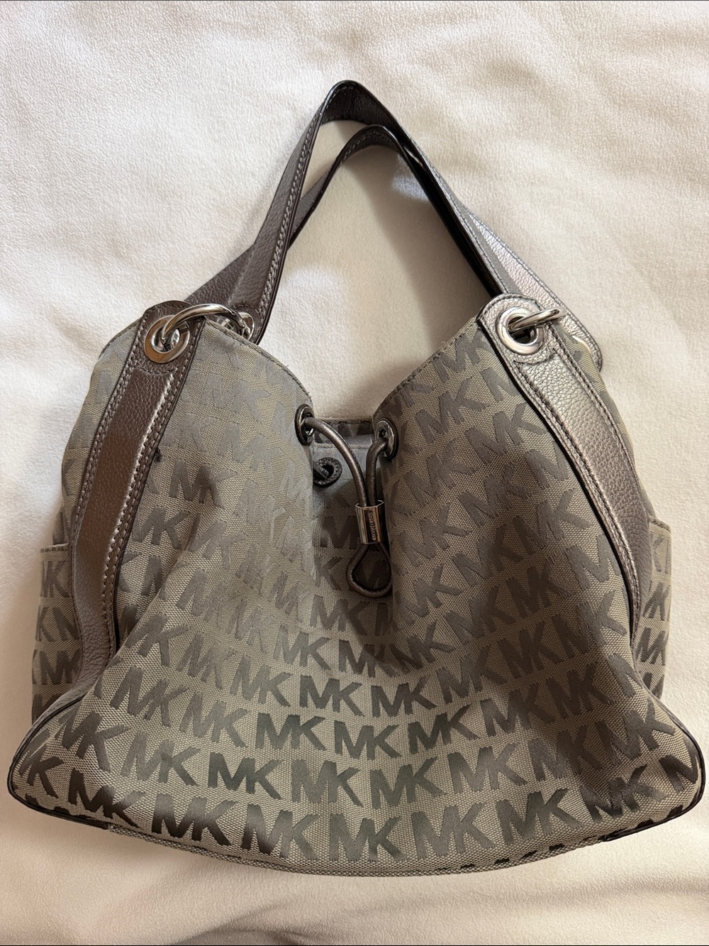 Michael Kors Ludlow Shoulder Bag